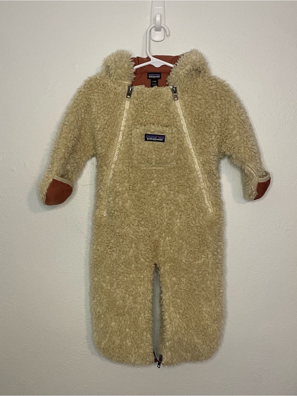 Patagonia Cream Sherpa Infant One-Piece Bunting with Mitts 3-6 Months